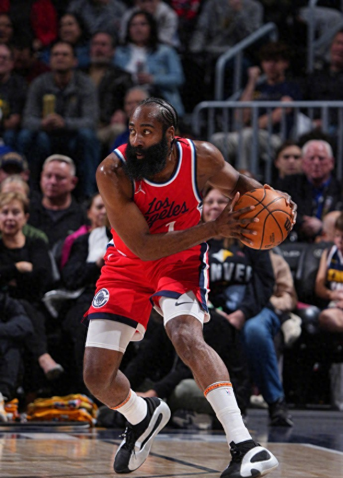 包含今夜NBA总决赛传出新动向；皇家马德里手感冰凉；管理层表态：质疑声仍在；医务组通报恢复的词条-九游手机版下载