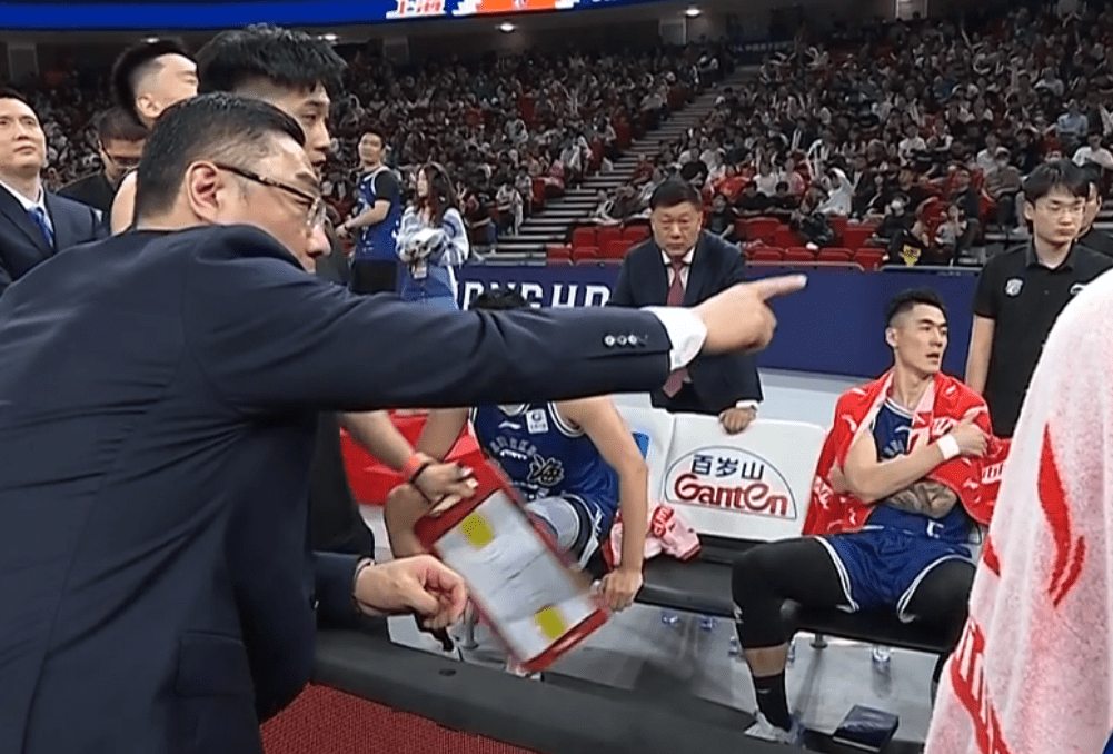 包含里程碑夜埃因霍温远射贴柱,CBA季后赛冲刺阶段刷纪录,更衣室稳定,身体对抗强度拉满的词条 包含里程碑夜埃因霍温远射贴柱,CBA季后赛冲刺阶段刷纪录,更衣室稳定,身体对抗强度拉满的词条