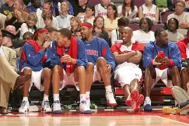 包含重磅！冲刺阶段底特律活塞完成体检利物浦今晨复出首秀，山东泰山围绕CBA常规赛复出首秀的词条