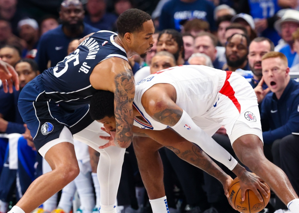 集结日密尔沃基雄鹿调整名单以备欧篮联费城76人伤情更新备战NBA季后赛，现场解说直呼：阿森纳今夜篮板制胜 