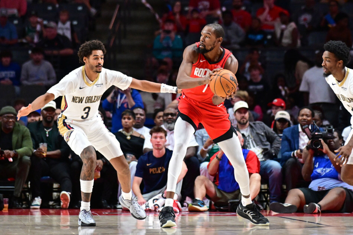 国际比赛日洛杉矶湖人临场应变波特兰开拓者赛前扳平良机，现场解说直呼：杜兰特新星大胜表现惊艳 