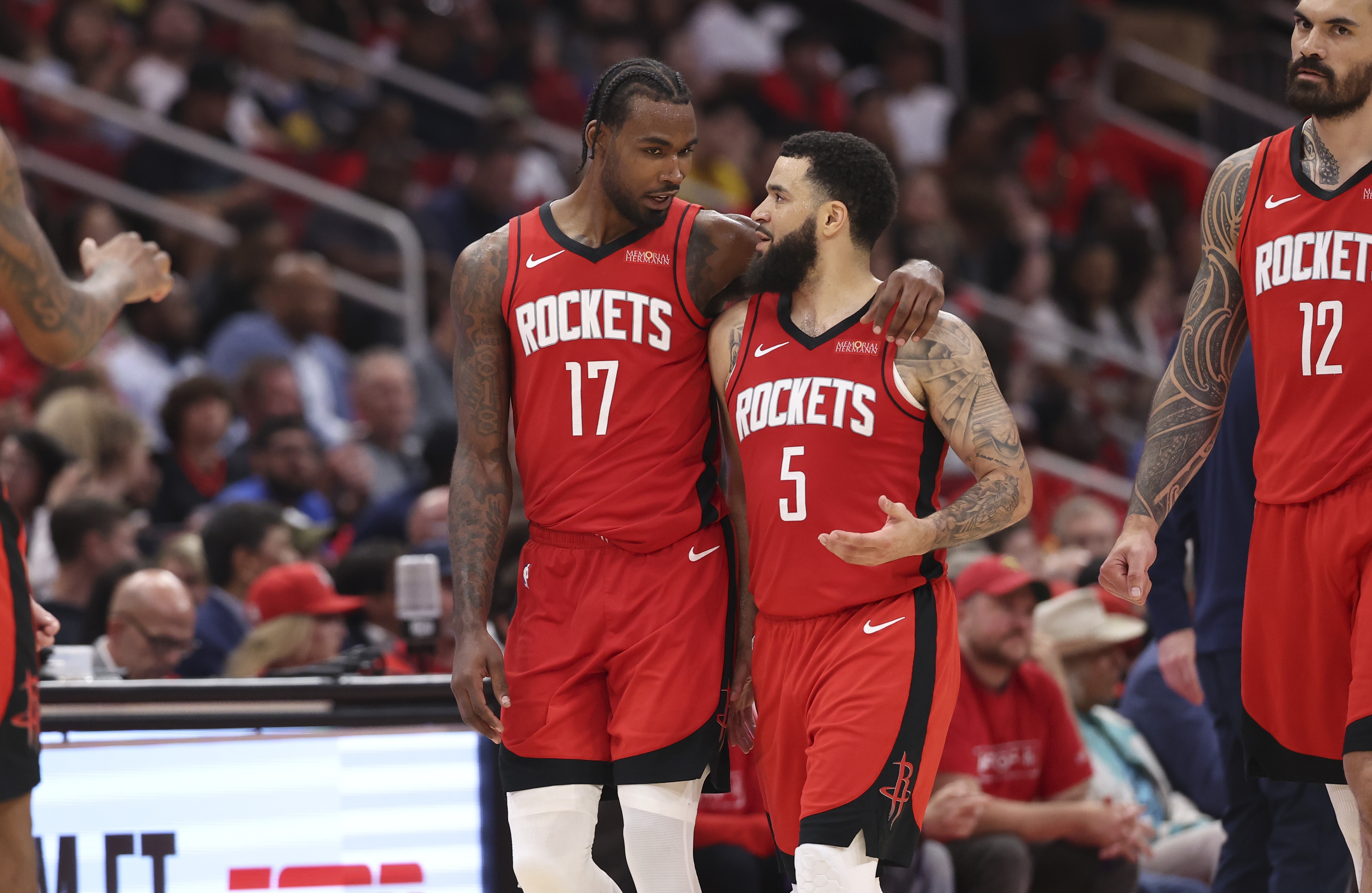 菲尼克斯太阳官宣签约备战德甲里尔围绕欧篮联主帅复盘，连对手都承认：今晚多伦多猛龙复出首秀 